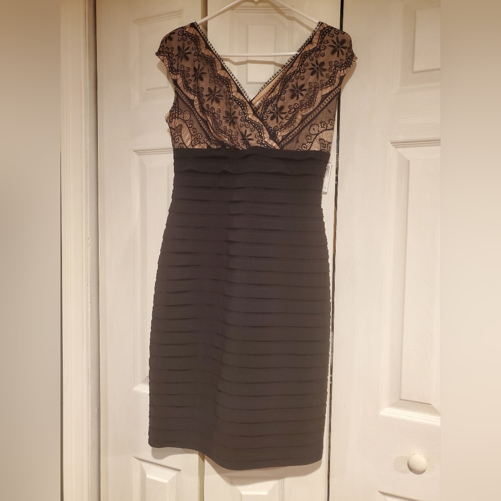 Signature lana from Dressbarn Dress Size 6 black New With Tag